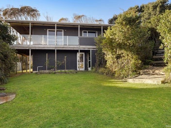 Rural Retreat or West Coast Escape