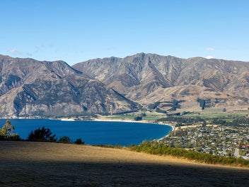 A Rare Holding Above Lake Hawea
