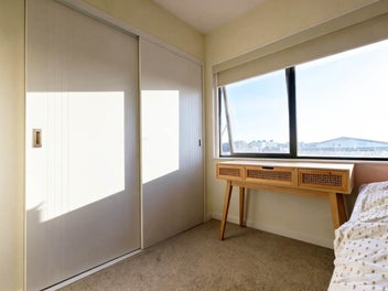 Only $499,000 – End Unit, Parking & Covered Ou...