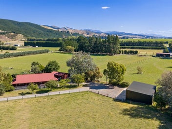 Country living in the Wairau Valley