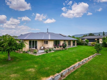 Sweeping views with space to grow
