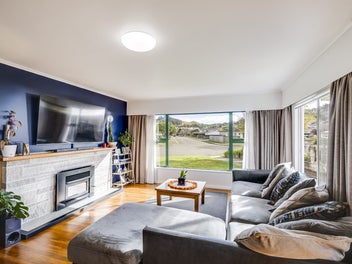 Character, Comfort and Views in Taradale West