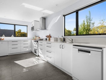 SUN DRENCHED RENOVATION