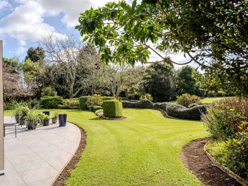 WHERE LUXURY MEETS PRACTICAL LIVING