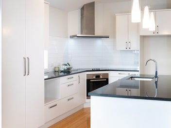 Modern Comfort in a Quiet Cul-de-Sac