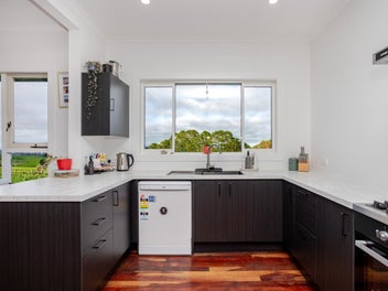 Lifestyle living with stunning Tararua views