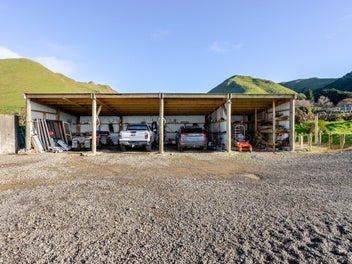 Lifestyle living with stunning Tararua views