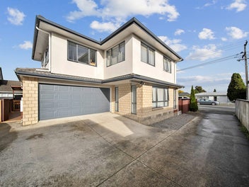 Overseas Owner Demands Sale-Freehold Brick & Tile!
