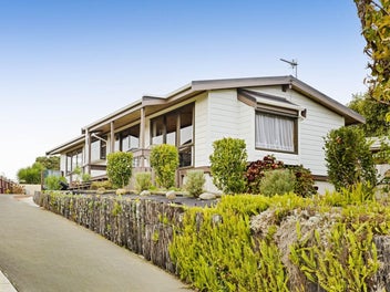 Elevated Living in a Desirable Neighbourhood