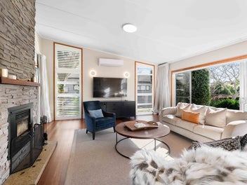HUGE PRICE REDUCTION - SERIOUS OFFERS CONSIDERED!!