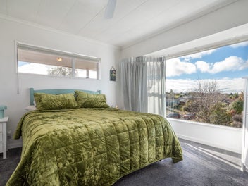 Stunning Lake Views – Priced to Sell