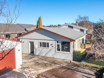 Family Living in Popular Abbotsford