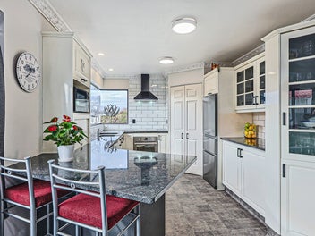 Huge Floorplan - Ideal For Extended Family, Guests