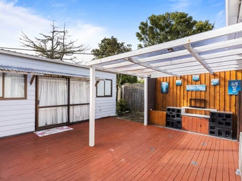 Spacious Family Home with Extra Rooms & Potential