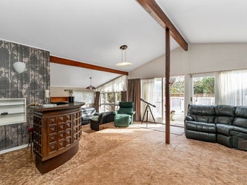 Mortgagee Sale - Mid Century Modern Charmer
