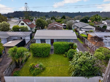 Charming Standalone Cottage | IGNORE CV!