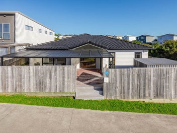 Spacious One-Level Family Living with 2 Ensuites