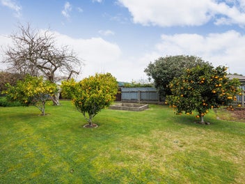 Brick Family Home, 220m² of Exciting Potential!