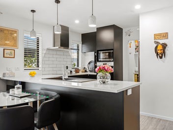Modern, Low-Maintenance Living with Style