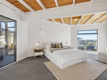 Big Home, Big Views, Big Lifestyle!