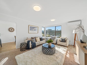 Family Living with Space, Sun and a Huge Deck!