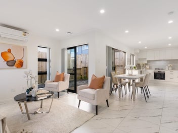 FREEHOLD, MODERN & BUILT IN 2022!
