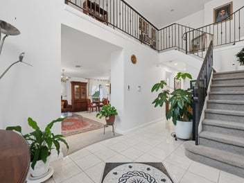 Stunning Views & Mediterranean Charm