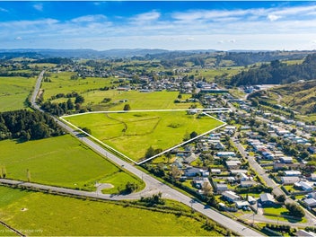 Substantial Subdivision Opportunity