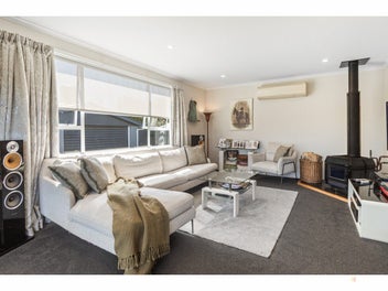 Modern Rural Living - Minutes from Timaru
