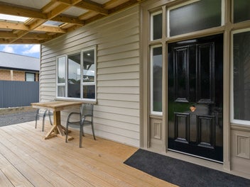 Renovated and Ready With Large Garaging!