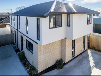 Architectural 3 Bed Freehold - Deadline Sale!!!