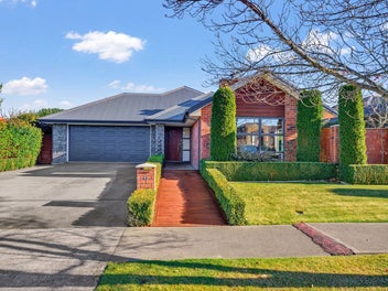 42 Sycamore Close