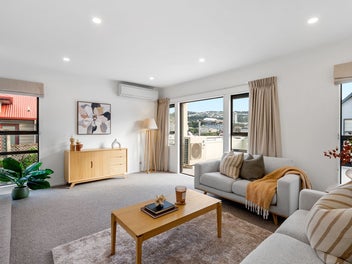Sunny and Spacious in Mount Victoria