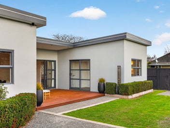 Your Gateway to the Martinborough Lifestyle!