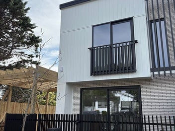 Image 1 of 20