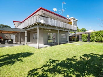 Six Bedroom Home on a Full Site!
