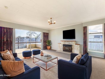 Colourful & Comfortable in Cloverlea