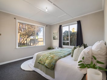 First Home Delight! Immediate Possession!