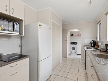 Excellent location, two living spaces