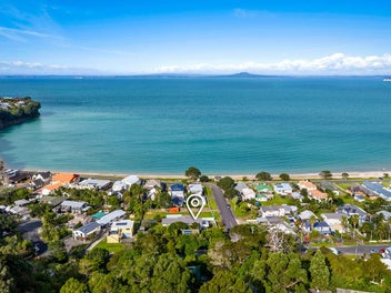 Beachside Beauty with Dual Living