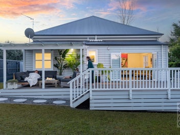 JASMINE VILLA ~ Space, Character, Privacy.