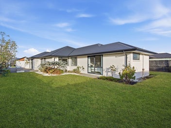 Quiet Cul-de-Sac, Big Family Appeal