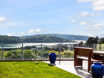 Your Dream Home with Breathtaking Water Views!