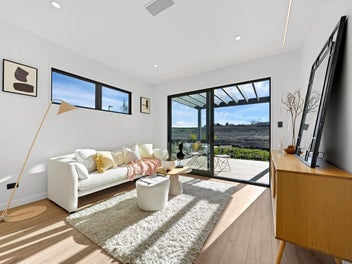 Exceptional Value / Corner-Site / Stand-Alone