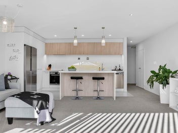 Sunny, Stylish & Effortless Living in Millwater