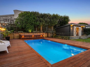 Quality & Character in the Heart of Mairangi Bay