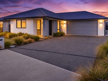* UNDER OFFER * Builders Own Home