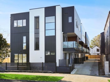 Brand New Treasure in Central Mt Albert!