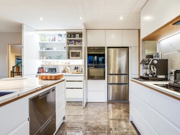 Executive Family Living