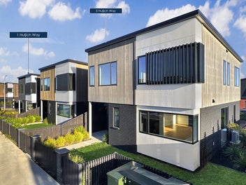 Stand-Alone Luxury Living - Vendor Says SELL!
